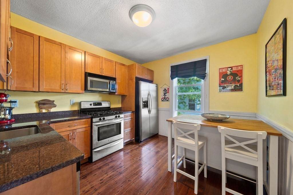 9 Kenney St - Photo 1