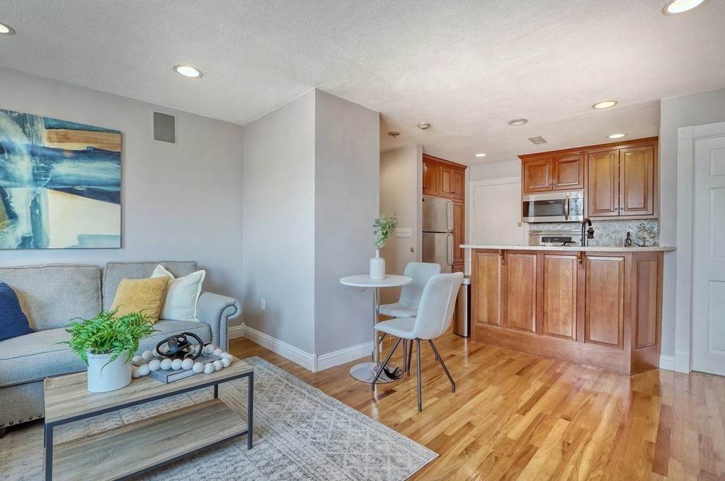 386 Commercial Street - Photo 1