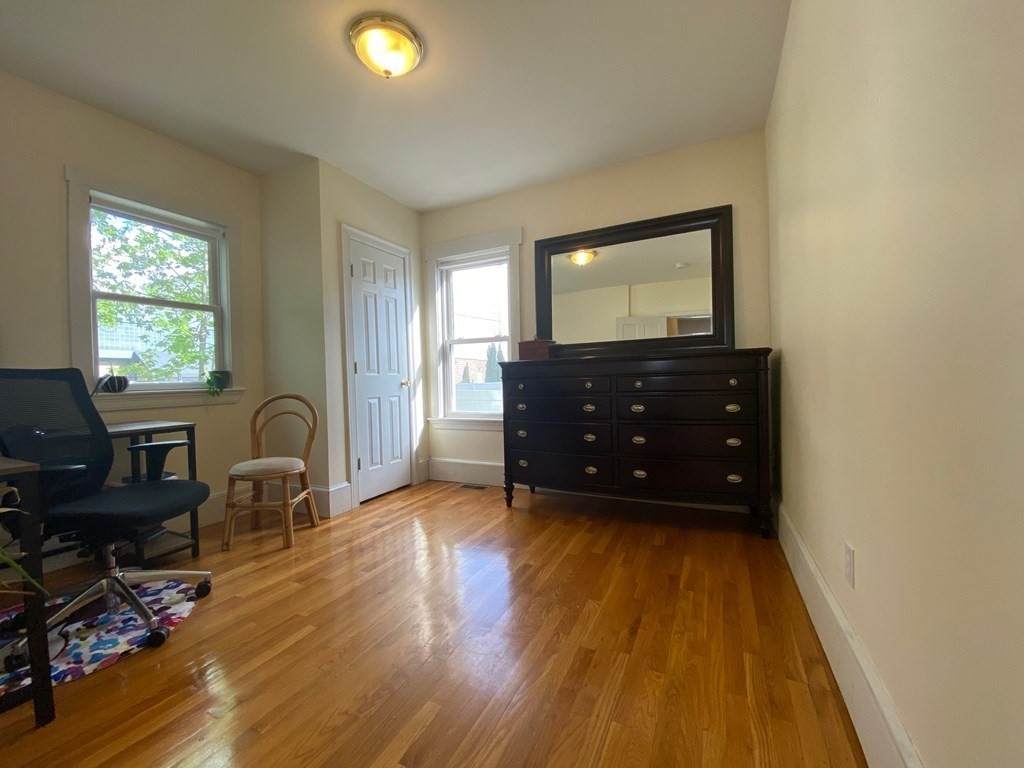 33 Antwerp St - Photo 1