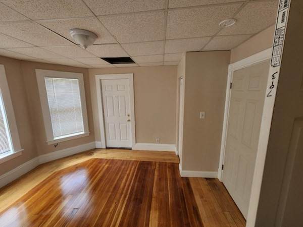 11 Monarch St - Photo 1