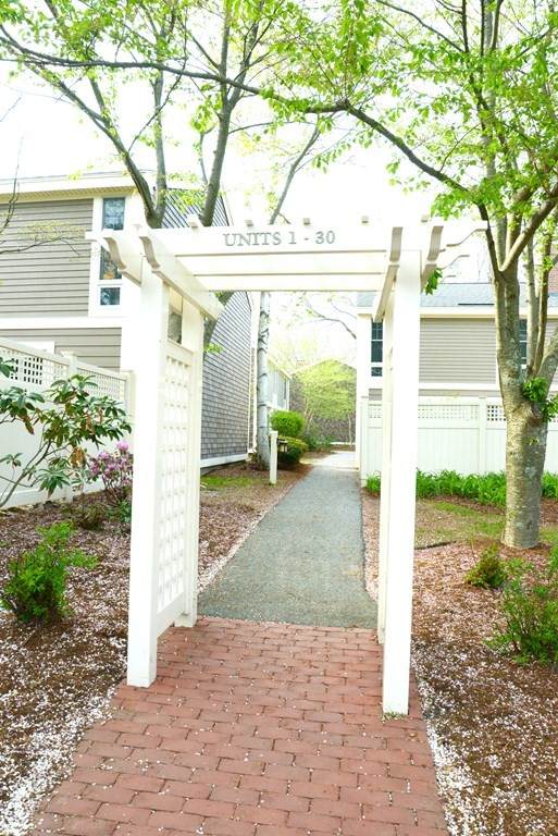 11 Oak St - Photo 1