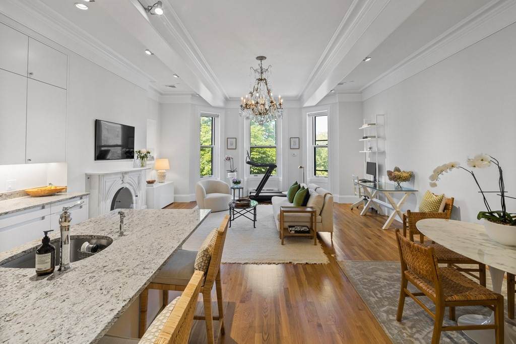 101 Beacon Street - Photo 1