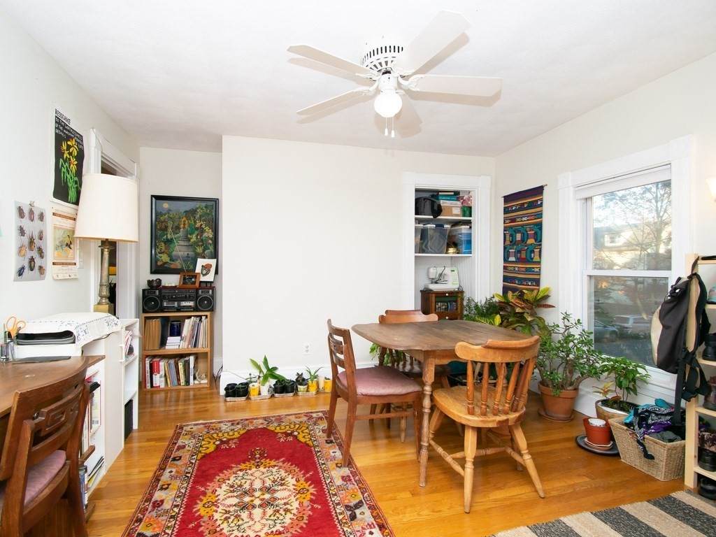 123 Brown St - Photo 1