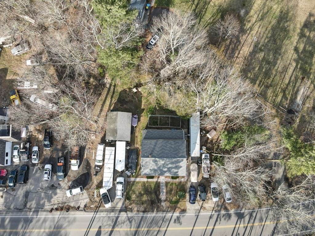 652 Oak St - Photo 1