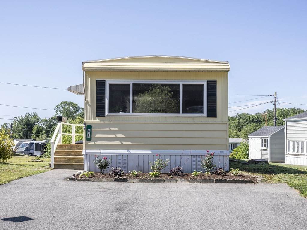 68 Debbie Ln - Photo 1