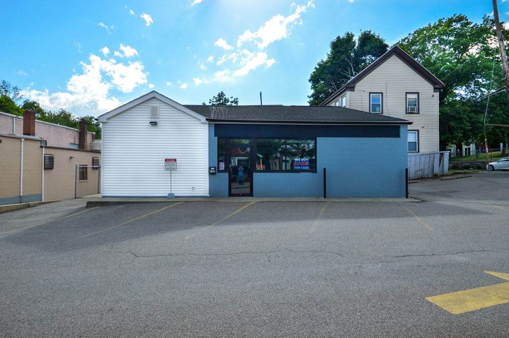 652 Washington St - Photo 1