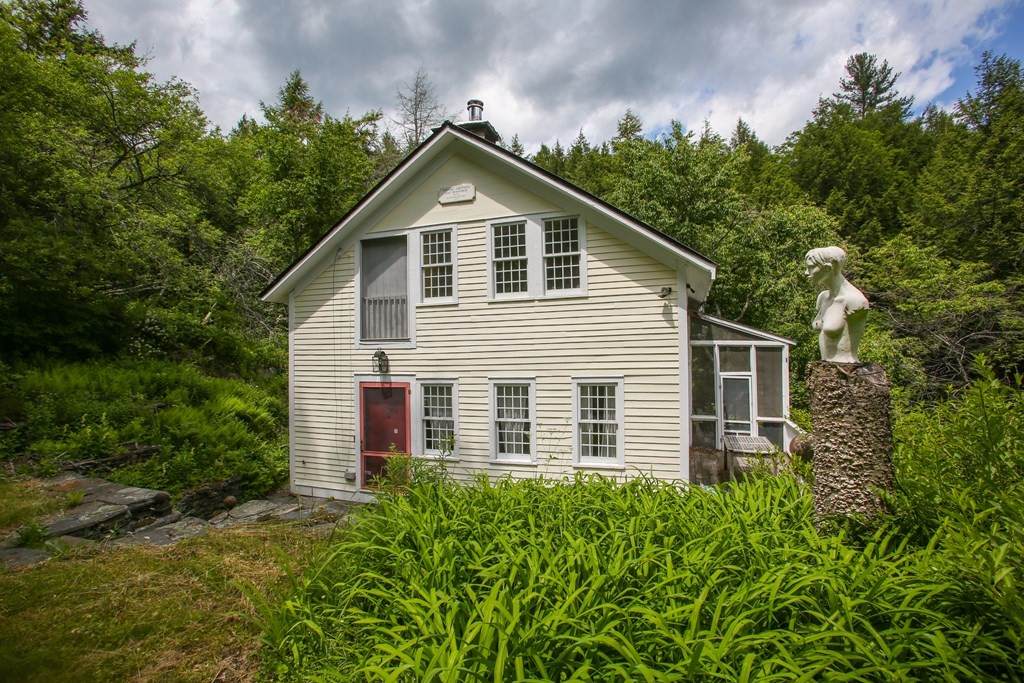 818 Main Rd - Photo 1