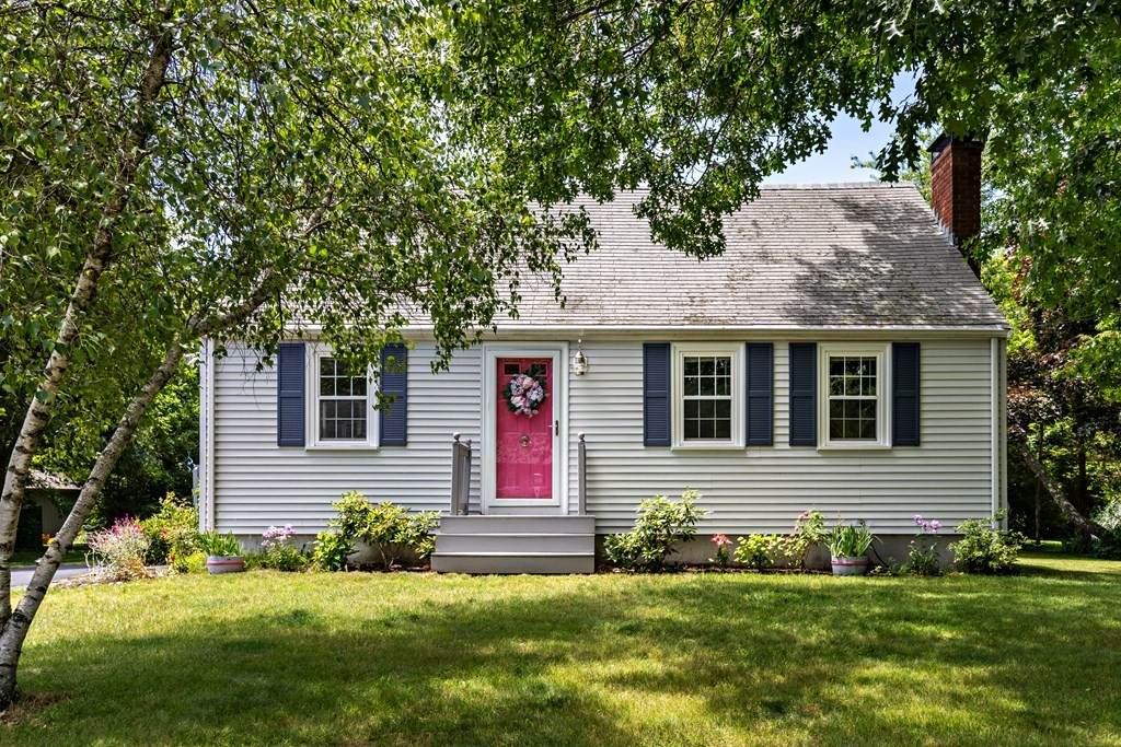 40 Woodlawn Cir - Photo 1