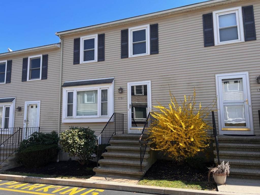 1306 Irving Rd - Photo 1