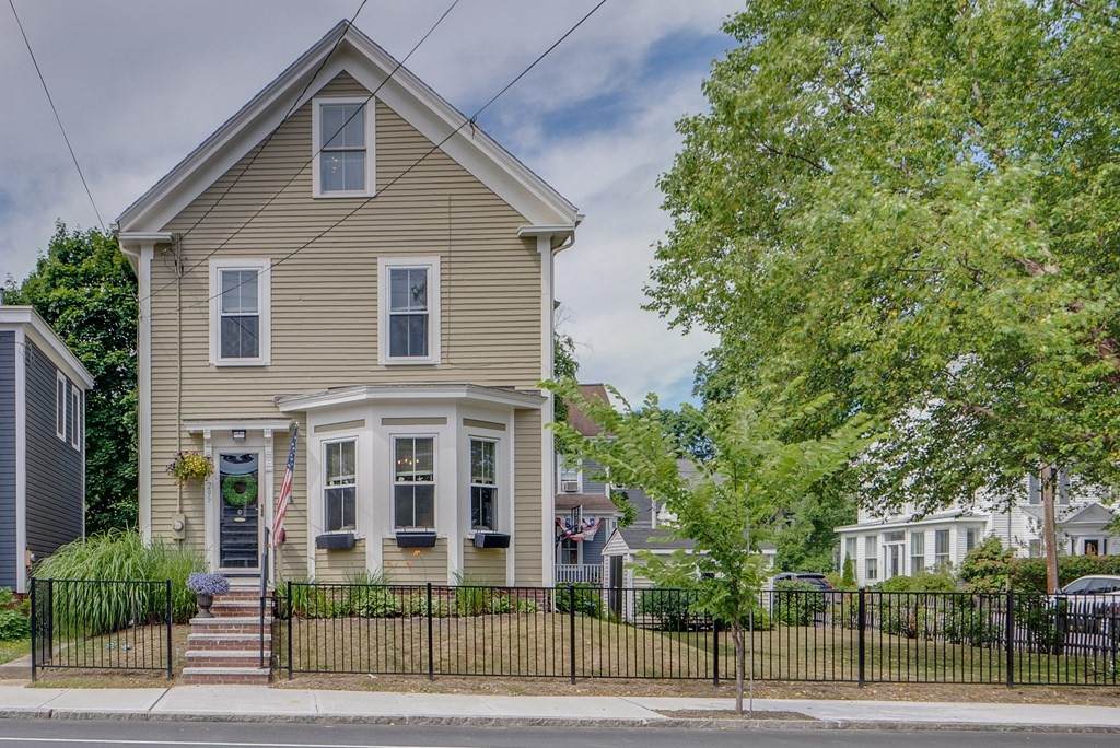 297 Merrimac St - Photo 1