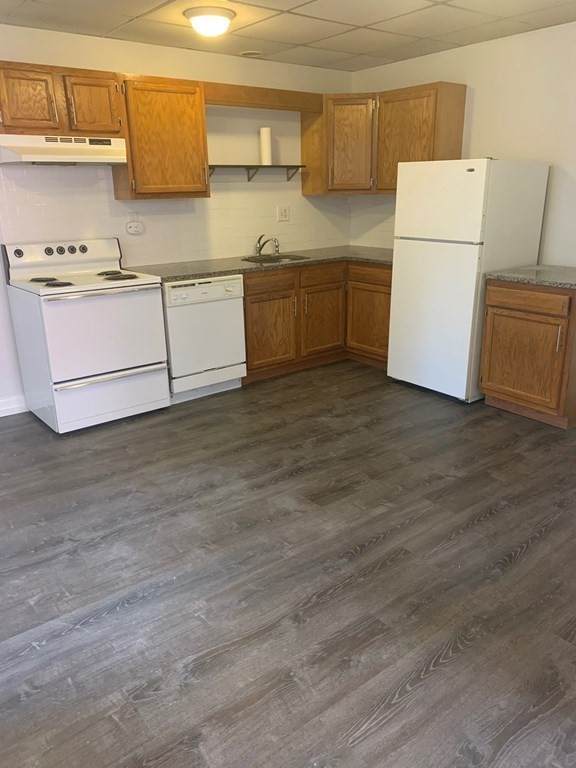 131 Essex - Photo 1
