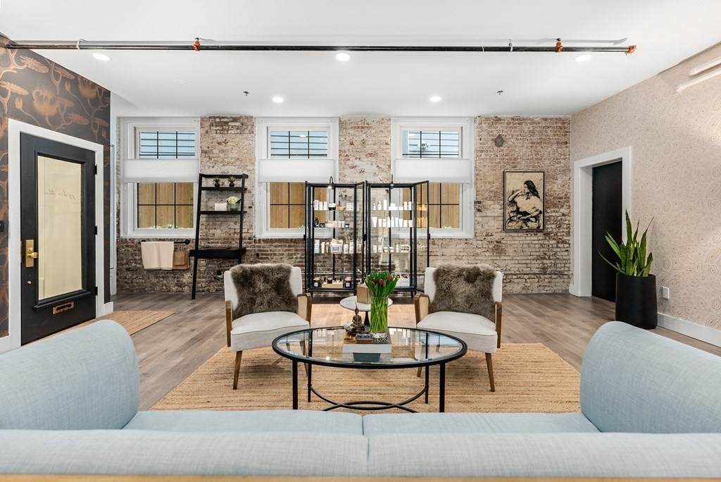 24 Cambridge - Photo 1