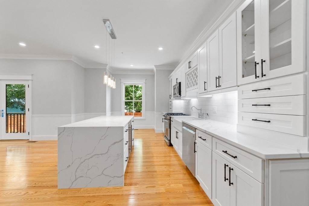 3 Melville Ave - Photo 1