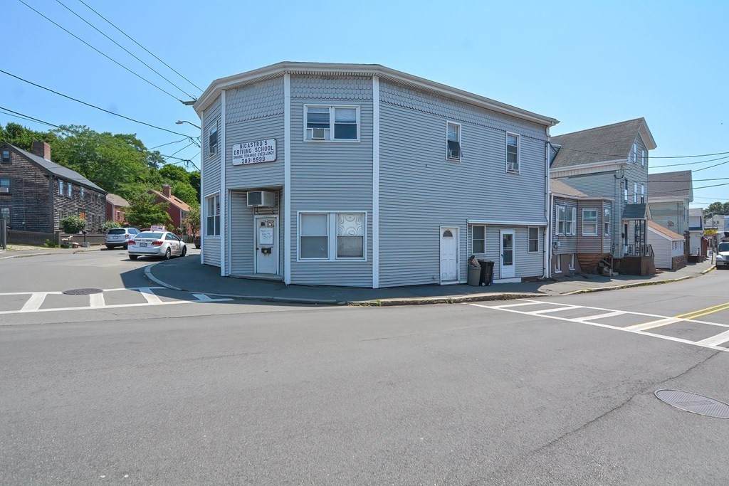 79 Washington St - Photo 1