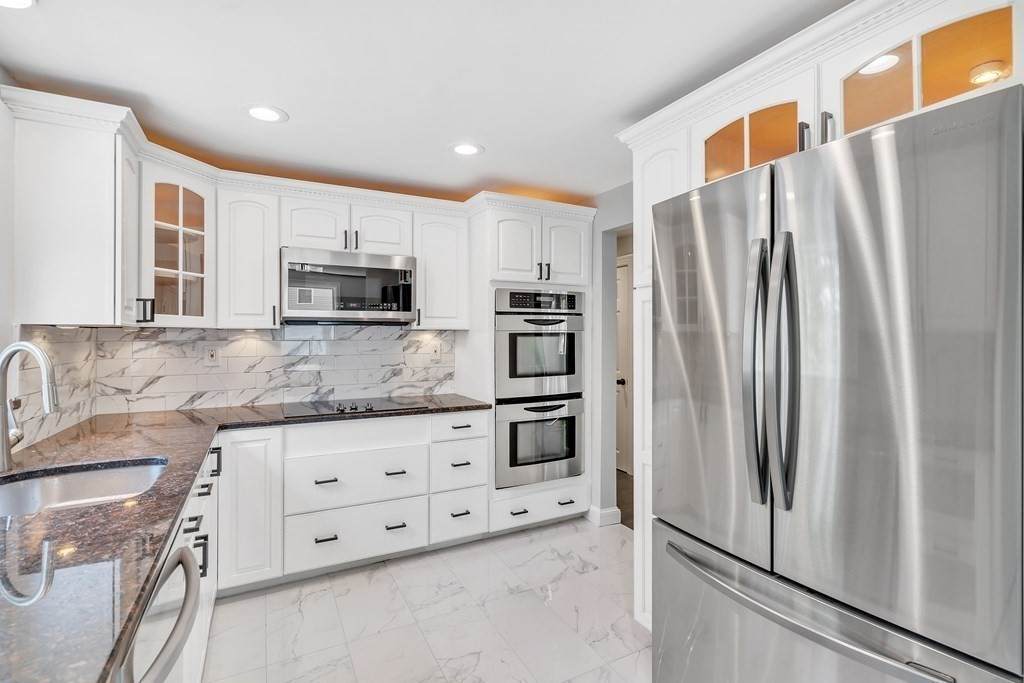 22 Geraldine Dr - Photo 1
