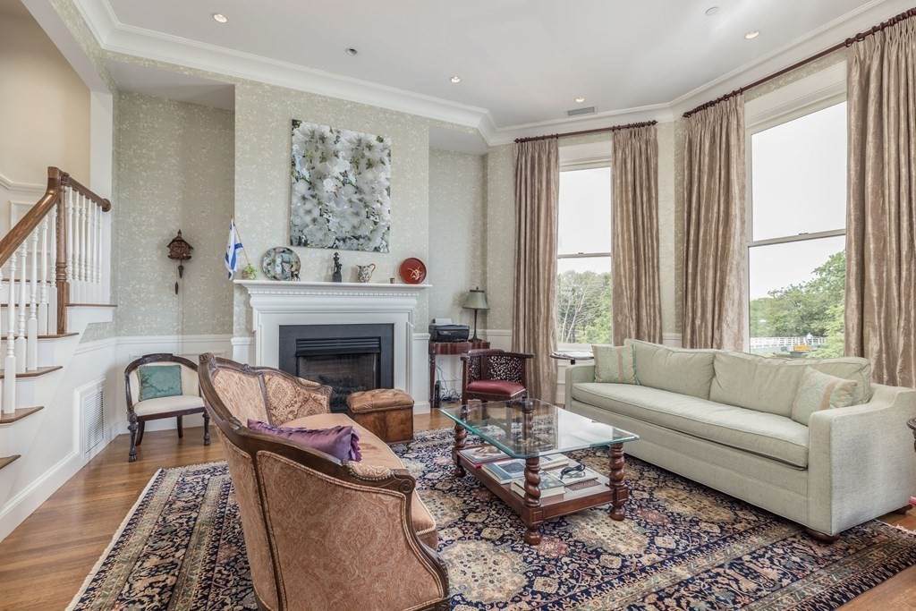 212 Beacon Street - Photo 1