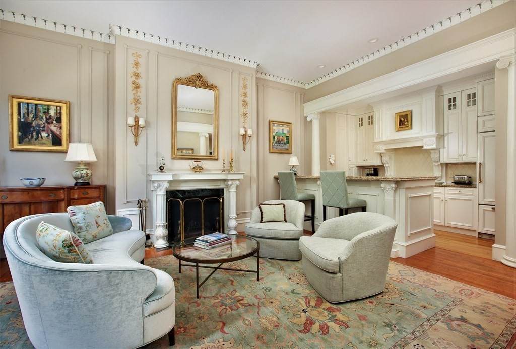 148 Commonwealth Ave - Photo 1