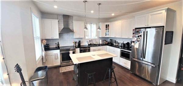 213 East Eagle - Photo 1