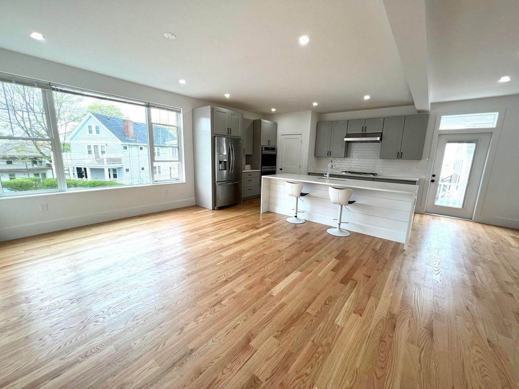 292 Riverside - Photo 1