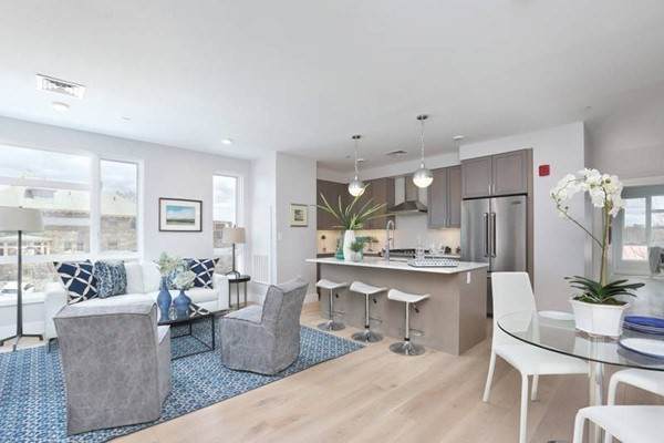 1650 Commonwealth Ave - Photo 1