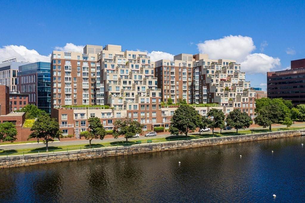 75-83 Cambridge Parkway - Photo 1