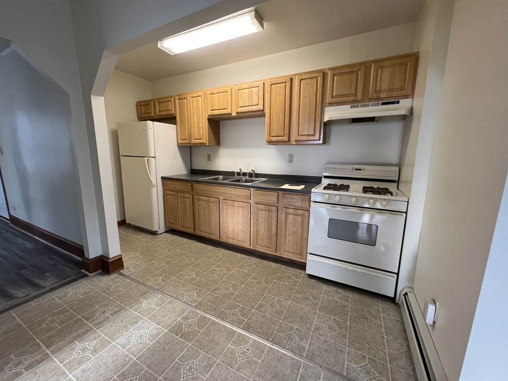 233 Division St - Photo 1
