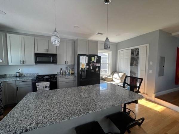 33 Robbins St. - Photo 1