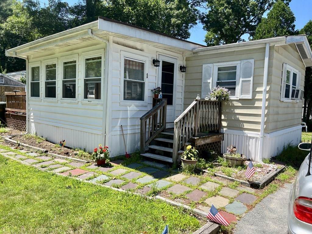 214 Washington St - Photo 1