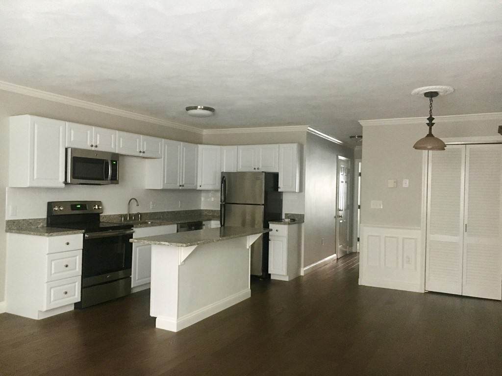 54 Temple St - Photo 1