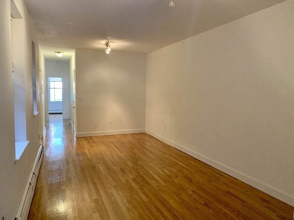 225 East Berkeley Street - Photo 1