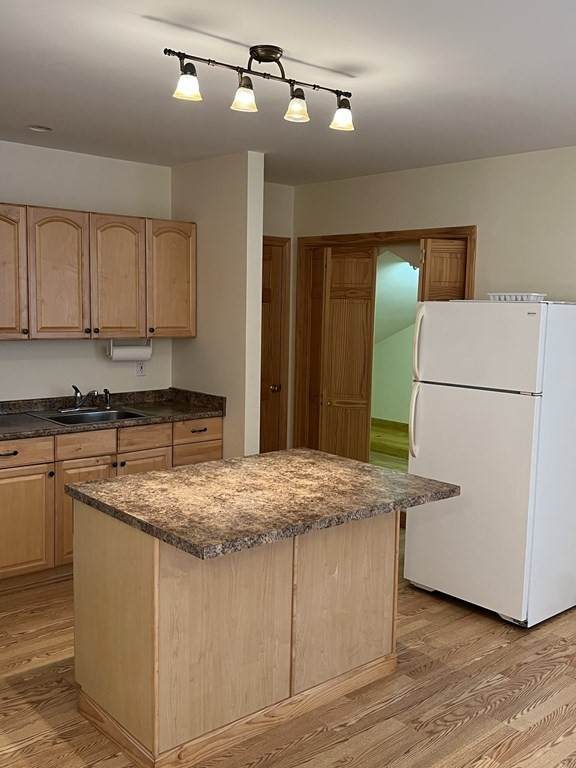 46 Englewood - Photo 1