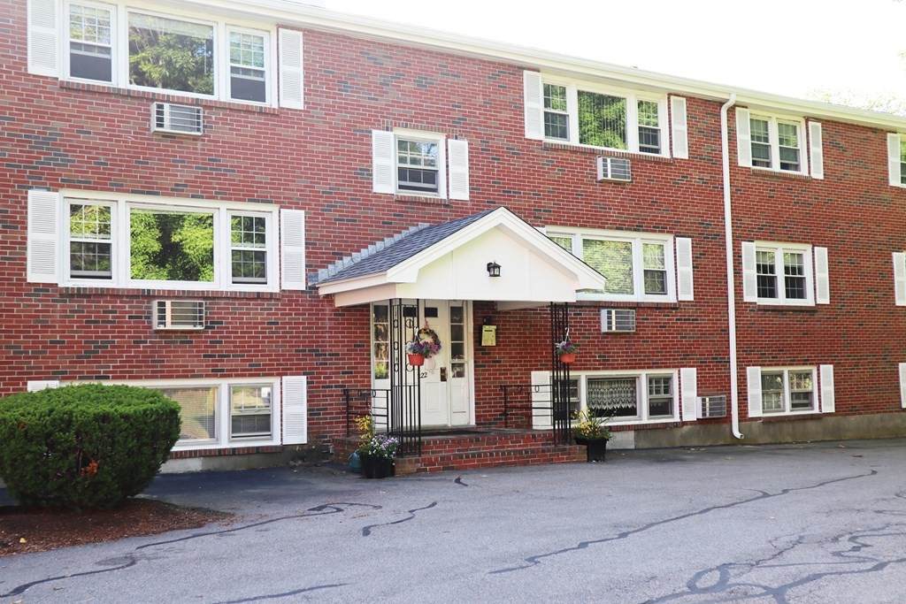 222 School St - Photo 1