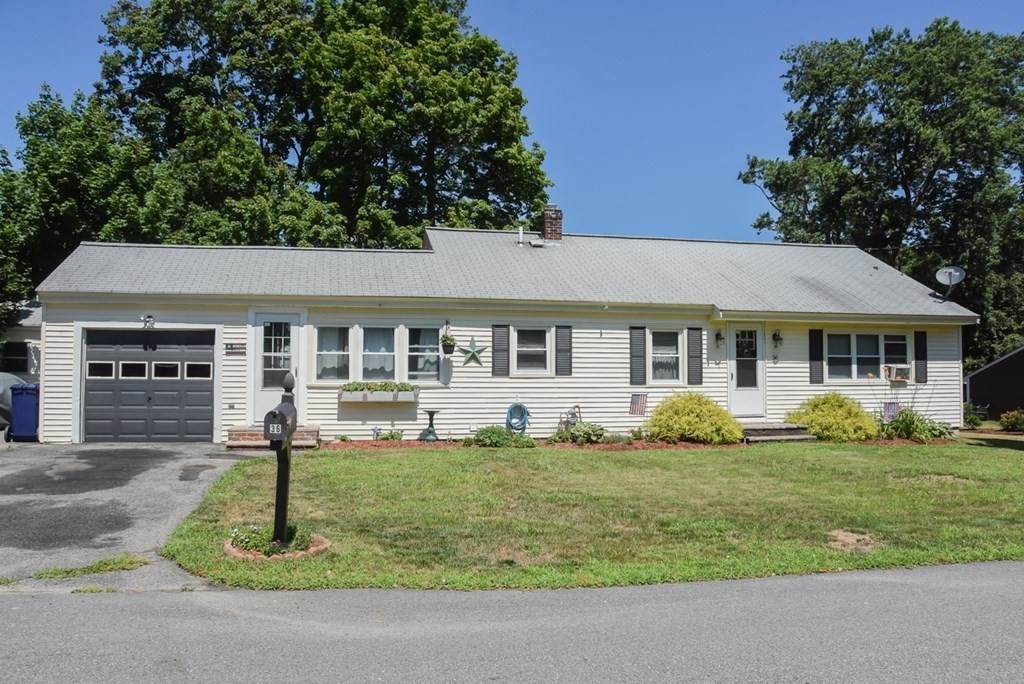 36 Maille Ave - Photo 1
