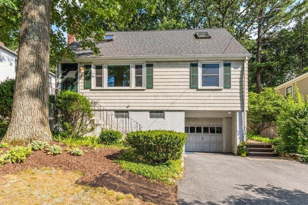 92 Middle St - Photo 1
