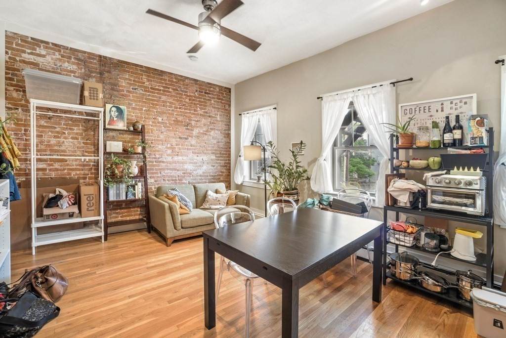 13 Medford St - Photo 1