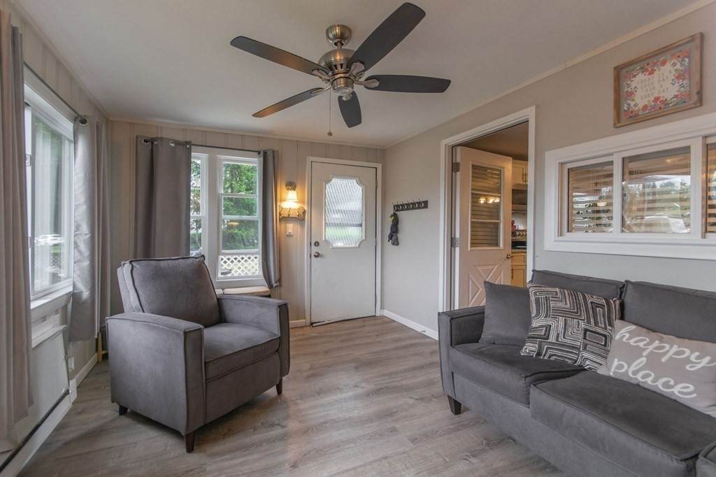 12 Crawford Ave - Photo 1