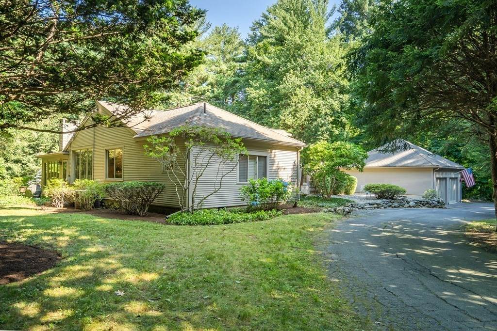 215 Mossman Rd - Photo 1