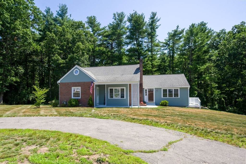 461 Maple St - Photo 1