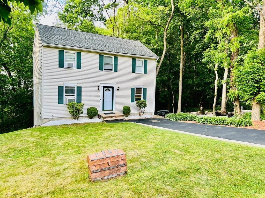 21 Tiverton Ave - Photo 1