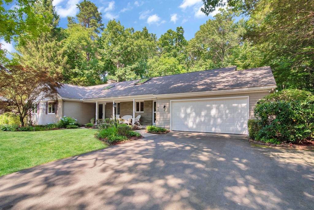 135 Captain Rd - Photo 1