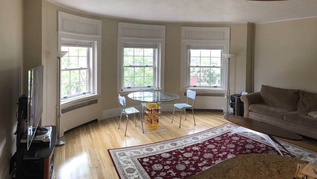 405 Commonwealth Ave - Photo 1