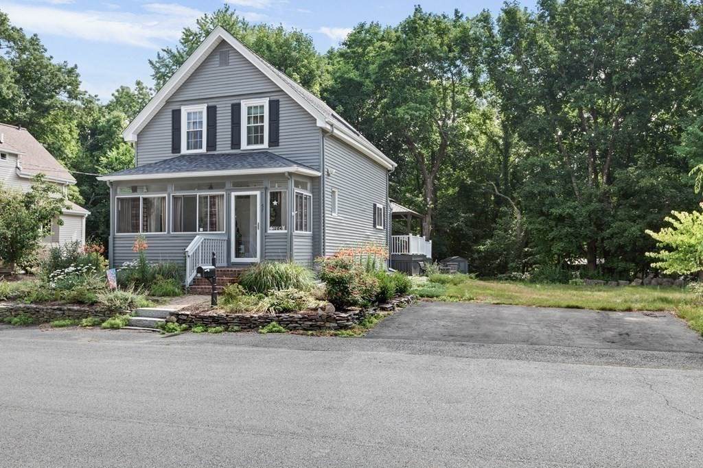 57 Maple St - Photo 1