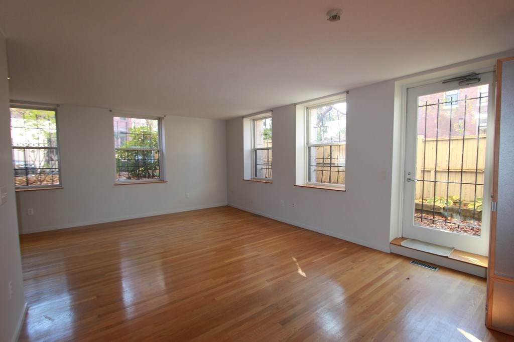 145 St Botolph - Photo 1