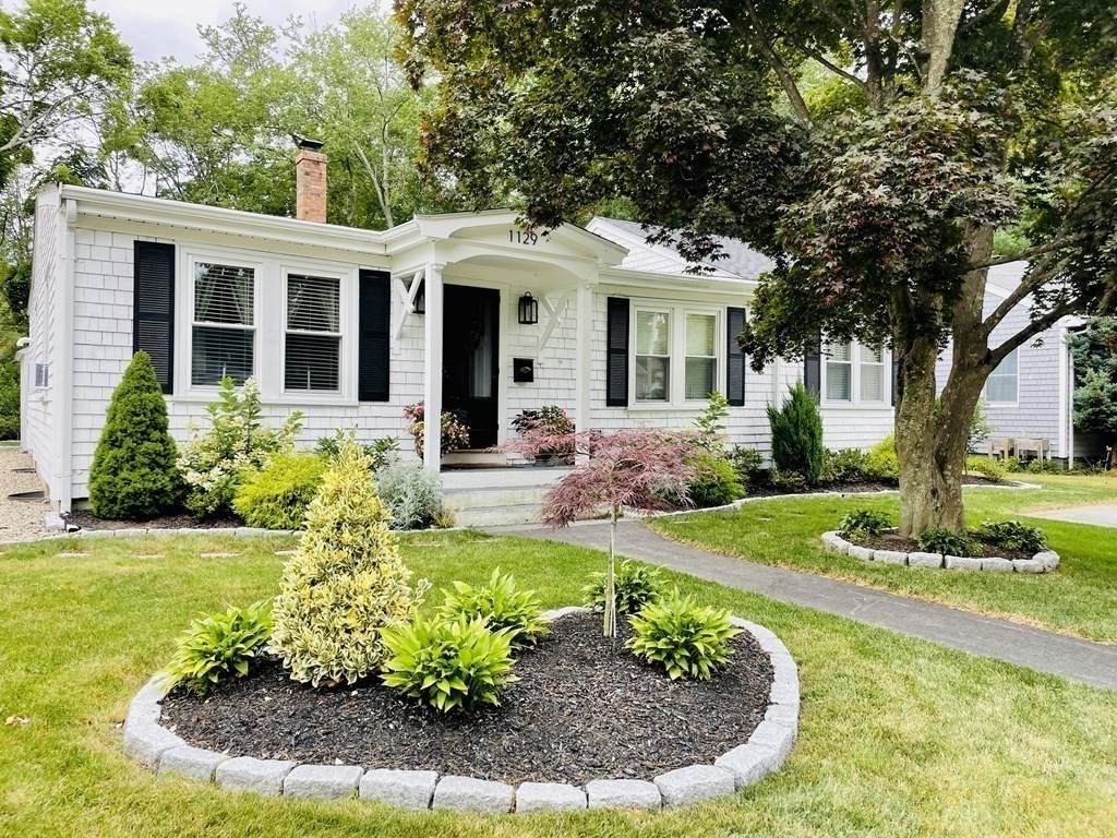 1129 Sassaquin Ave - Photo 1