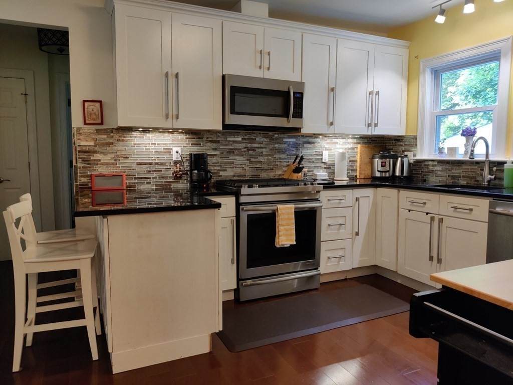 33 Mount Vernon Ave - Photo 1