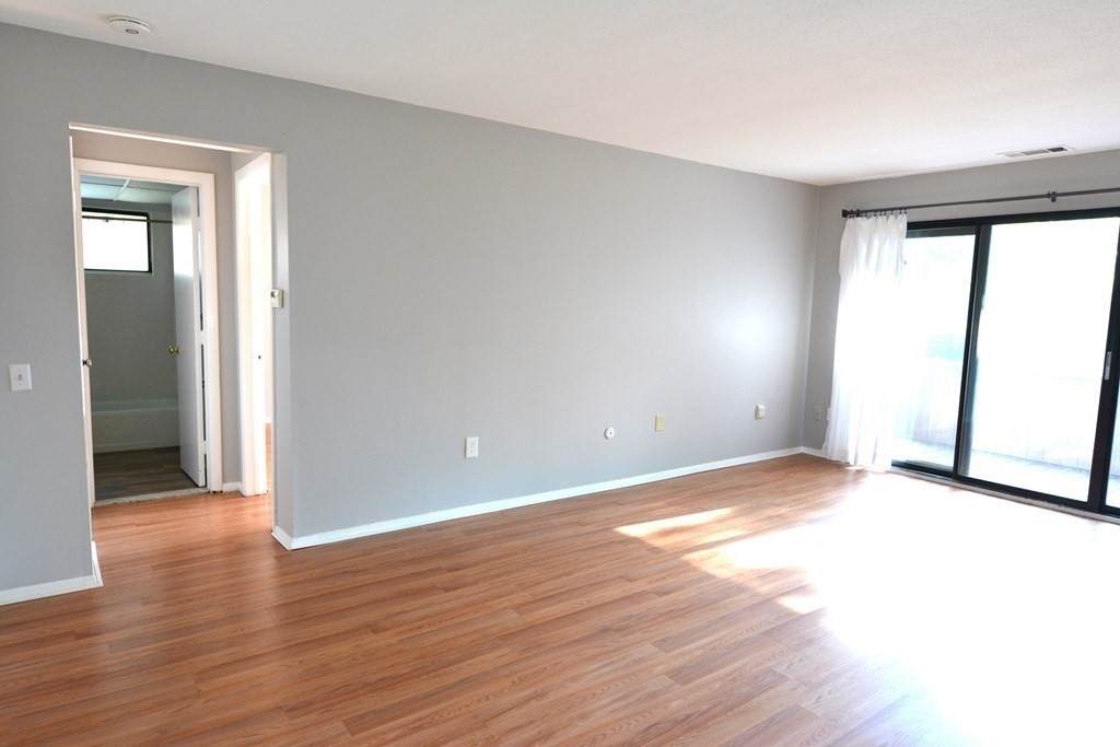 18 Shrewsbury Green Dr - Photo 1