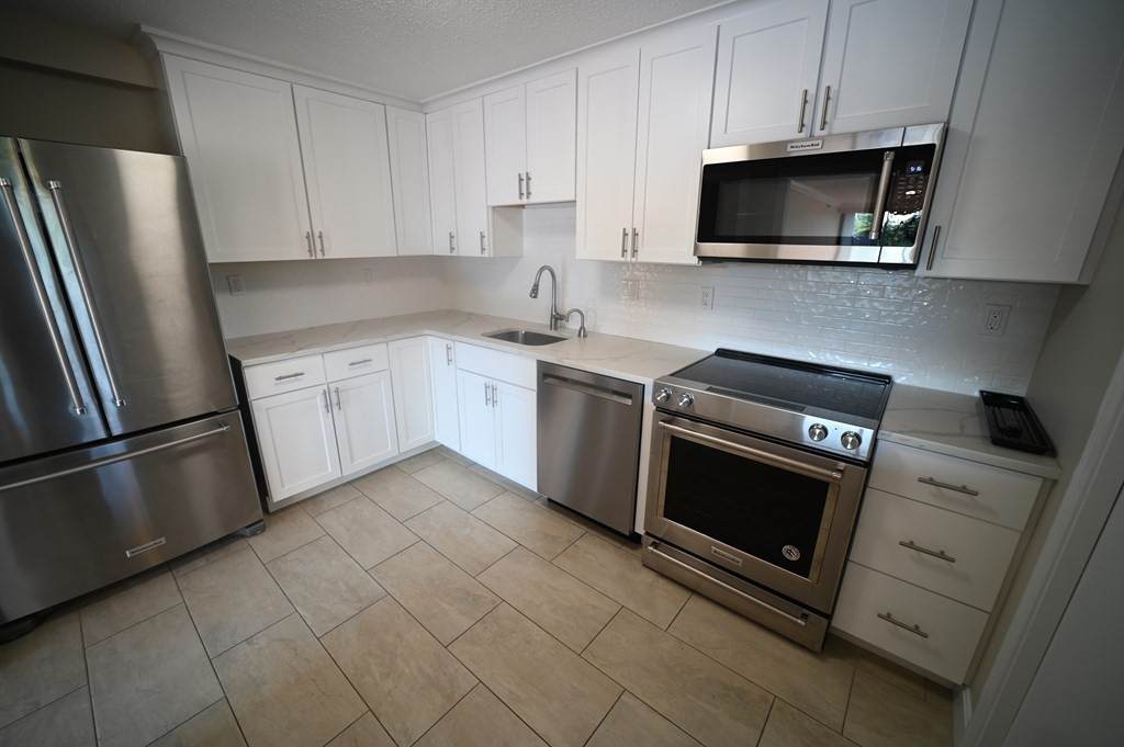 1501 Beacon St - Photo 1
