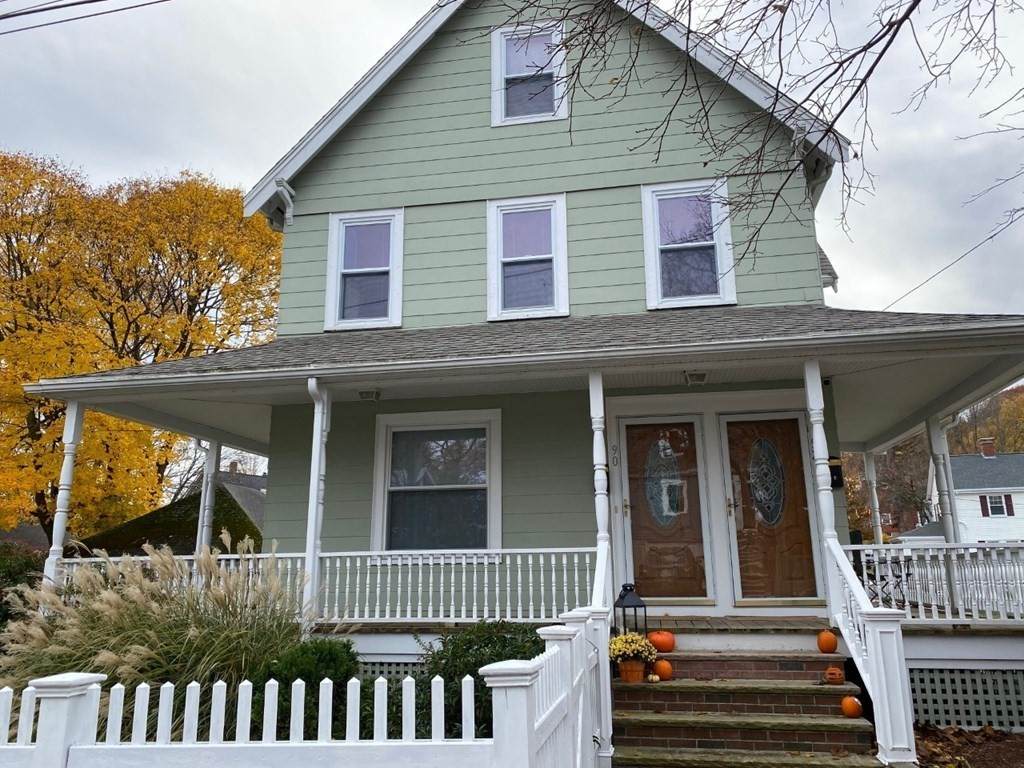 90 Russell St - Photo 1