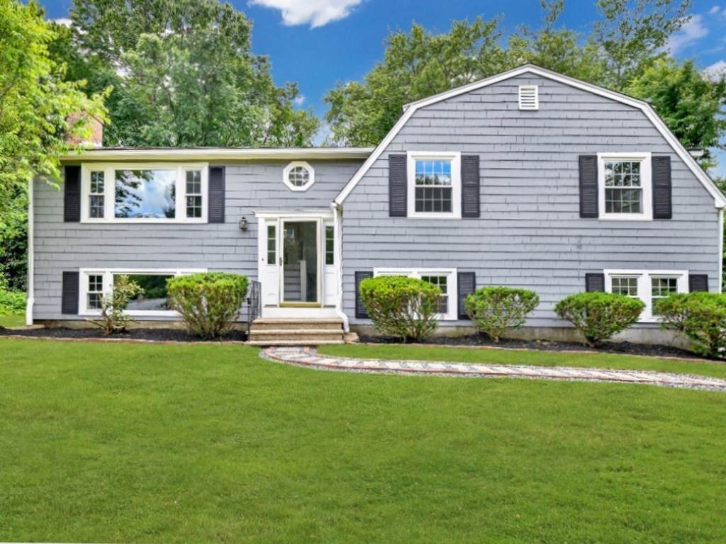 12 Essex Pl - Photo 1