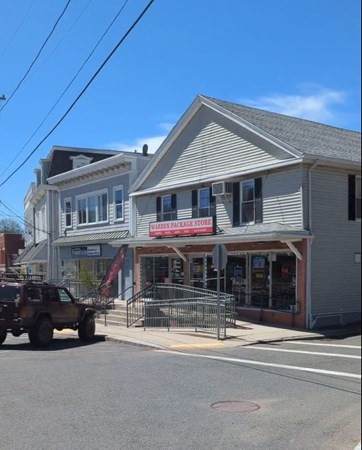 942 Main St - Photo 1